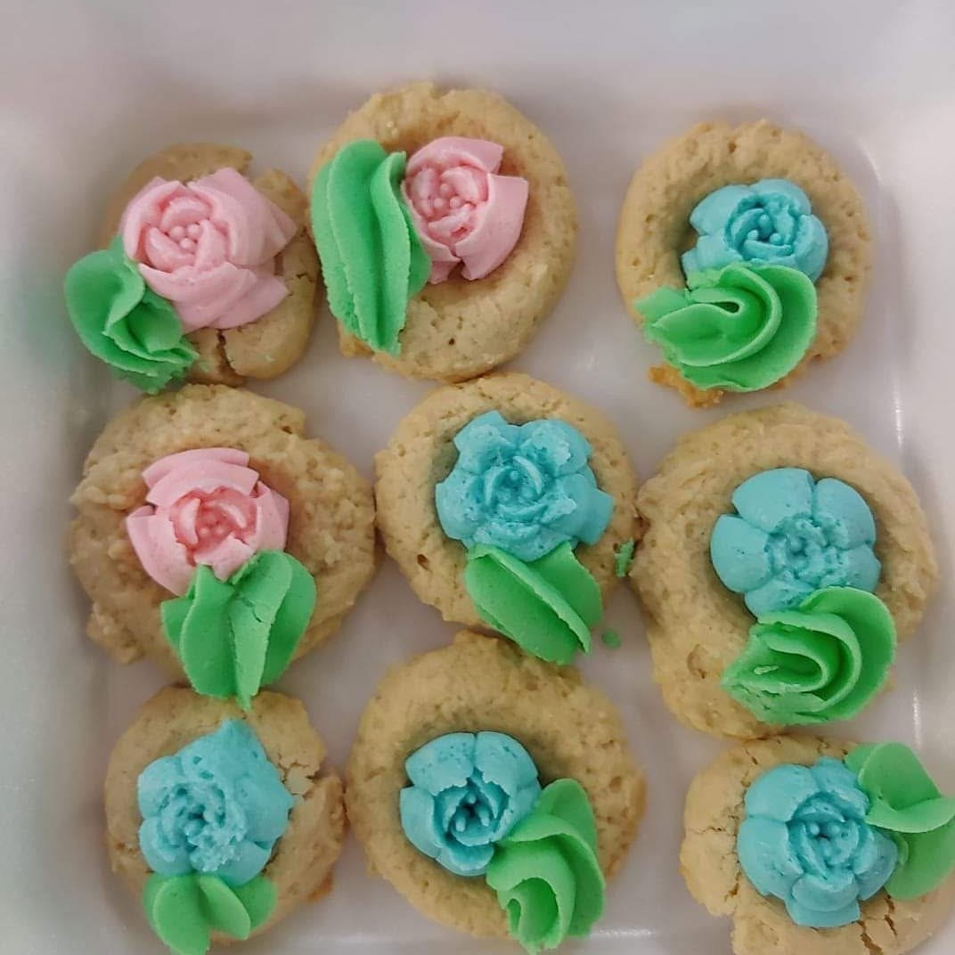 Floral decorated cookies